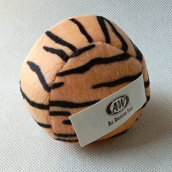 🎯 10 for $12 / A&W Collectible Plush Ball - Picture 1 of 4